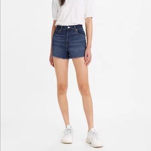 Levi’s High Waisted Shorts Size 25